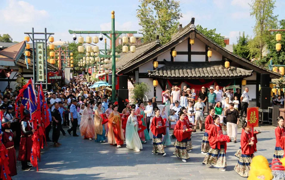 盈富配资 同比增长超50%！双节假期成都青白江接待游客超142万人次